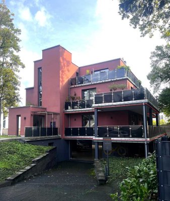 Exklusive 4-Zimmer-Wohnung in schöner Stadtvilla in Rheinnähe
