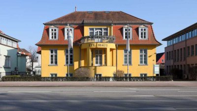 Repräsentative Villa/ Kanzlei mit 604 m² NFL und hoher Standortpräsenz im Stadtzentrum von 17033 NB