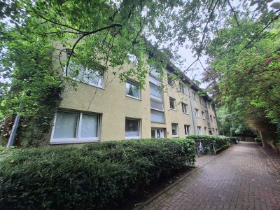 Schöne 3 Zimmer Wohnung mit Balkon, ruhig und grün gelegen