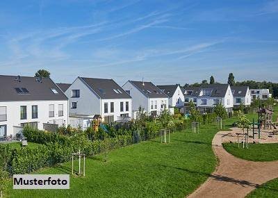Attraktives Reihenendhaus mit offener Wohnküche und 2 Pkw-Stellplätzen