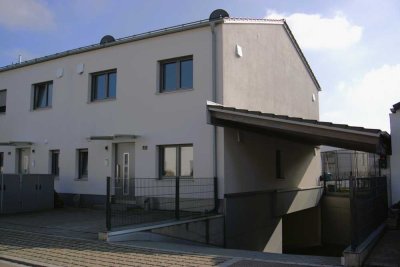 Für 1 Jahr befristet: Attraktive möblierte Doppelhaushälfte in Neuburg