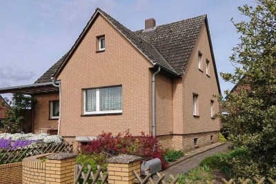 Gestalten Sie ihren Wohntraum: Renovierungsbedürftiges Einfamilienhaus in Feldrandlage