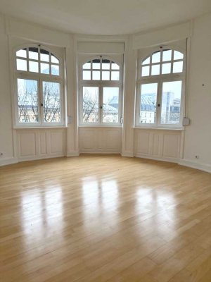 Palmengarten! Sanierte 6-Zimmer Maisonette mit großer Sonnenterrasse!!!!