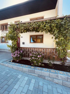 Renoviertes Einfamilienhaus mit Doppelgarage und Stellplatz in Sandelzhausen! Sofort verfügbar!