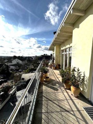 Penthouse im Terrassenhaus-Stil mit Panoramablick am "Berger Hang" in Bestlage