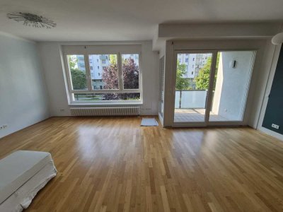 Zentrale, aber ruhige 2-Zimmer-Wohnung mit Balkon und Einbauküche in Karlsruhe