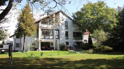 Gröbenzell: Provisionsfrei! 3,5-Zimmer-Maisonette-Wohnung 
mit Dachterrasse und TG-Einzelstellplatz
