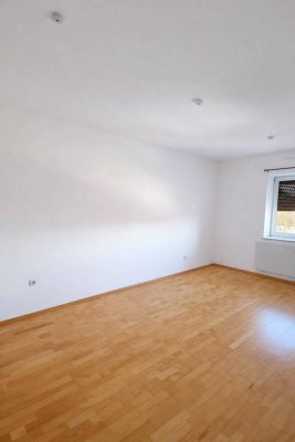 Lichtdurchflutete Wohnung mit Balkon