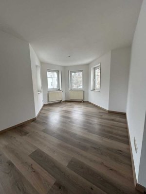 3 Raum Wohnung in ruhiger Wohnanlage mit Einbauküche und neuem Bad