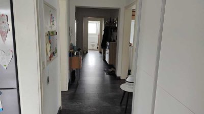 Helle 4-Zimmer-Dachgeschosswohnung mit Balkon und Stellplatz – 105 m2