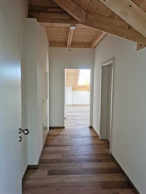 Schöne 2-Zi.-Wohnung mit Balkon in Adlkofen