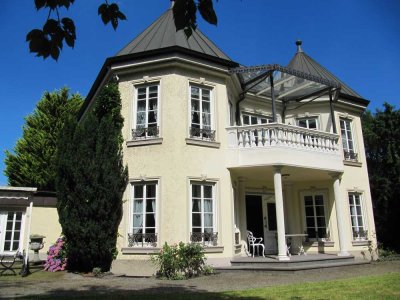 Kunstvolle Stadtvilla, zauberhaft eingerichtet!