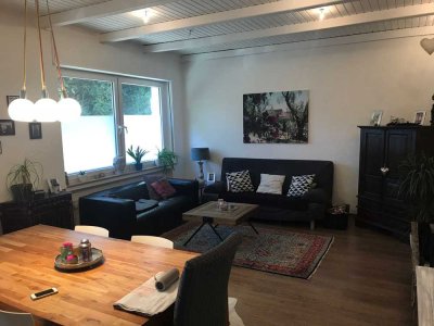 Schöne vier Zimmer Wohnung im Grünen