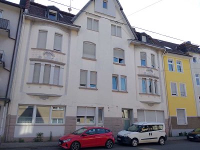 Schöne Wohnung mit Balkon im 2.OG