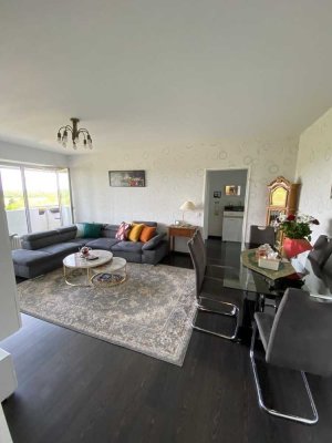 Helle 3-Zimmer Wohnung mit schönem Ausblick  1200 € - 79 m² - 3.0 Zi.