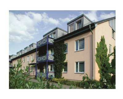 Zentrale, sonnige 4 Zimmerwohnung mit Balkon und Stellplatz