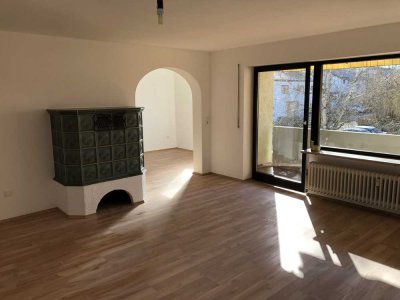 Tolle Familienwohnung / 5-Zimmer-Wohnung mit Balkon und Loggia