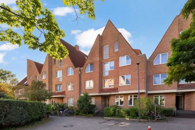 Helle 2,5-Zimmer-Giebelwohnung mit Tiefgarage in Braunsfeld!