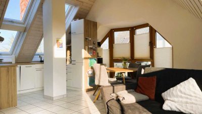 Exklusive, möblierte 2-Zimmer-Dachgeschosswohnung mit Balkon und EBK in Sindelfingen