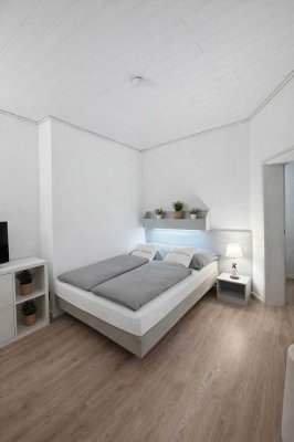 Einziehen und Wohlfühlen! Vollmöbliertes Apartment in guter Lage mit Aufzug .