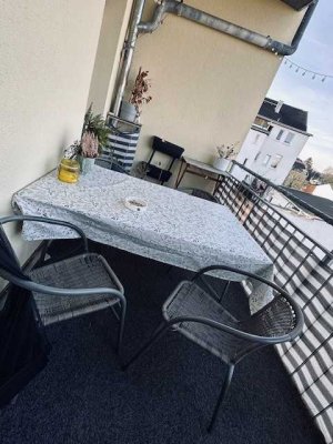 Helle 2-Zimmer-Wohnung mit Balkon in ruhiger Lage