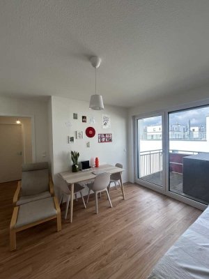 Lichtdurchflutete und moderne 3-Zimmer-Wohnung  mit Balkon / Bright, modern 3-room flat with balcony