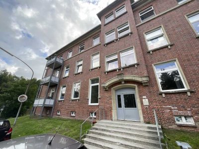 4 Zimmer-Wohnung mit Wannenbad, Duschbad, geräumiger Wohnküche und Balkon