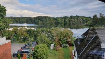 4 Zimmer Dachgeschosswohnung mit Seeblick