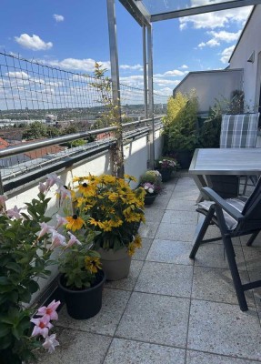*** Reserviert*** Helle Penthouse-Wohnung mit zwei überdachten Terrassen
