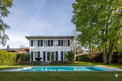 FIRST I Zeitlos elegante Villa mit Außenpool