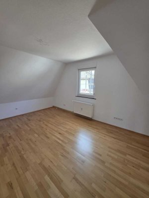 Charmante 3,5 Zimmer-Dachgeschosswohnung mit gehobener Innenausstattung in Friedberg