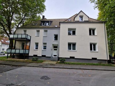 Wohn(t)raum: günstige 1,5-Zimmer-Dachgeschosswohnung in modernisiertem 3-Familienhaus
