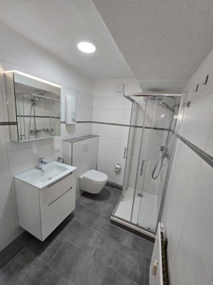 Frisch saniert, incl. EBK, Balkon, Badmöbel
