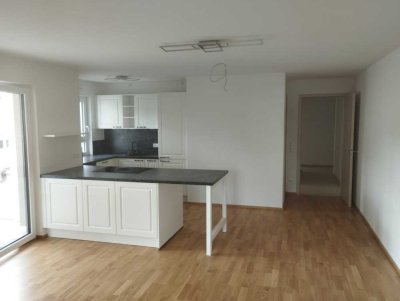 Neu 2024 b/j 3-Zimmer-EG-Wohnung mit gehobener Innenausstattung mit EBK in Lauf an der Pegnitz