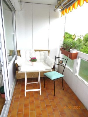 Geschmackvolle, gepflegte 3-Raum-Wohnung mit Balkon und Einbauküche in Mannheim