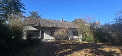 Frankfurt-Nd. Erlenbach, Villenlage, freist. EFH, sep.  beg. 2 Zi ELW, 2 Garagen, 1.111 m² Grdtstk.