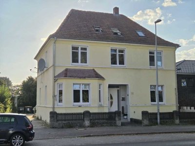 Großes Mehrfamilienhaus mit 5 Wohneinheiten – Kapitalanlage zentral in Bergen