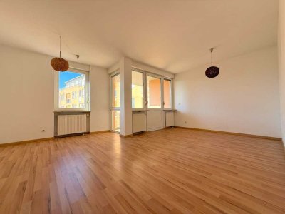 Helle 2-Zi.-Wohnung mit Loggia, TG-Platz & Top-Anbindung