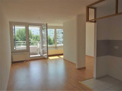 Reizende 1-Raumwohnung mit offener Küche + Loggia