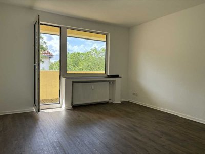 Helle, renovierte 2-Zimmer-Wohnung mit Balkon