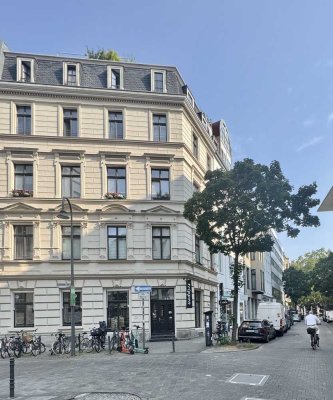 Hollenders Immobilien: Stilvolle 3.5-Zimmer Wohnung im kernsanierten Altbau mitten im Belgischen