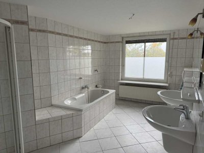 Großzügige 3,5-Zimmer Erdgeschosswohnung in ruhiger Lage!