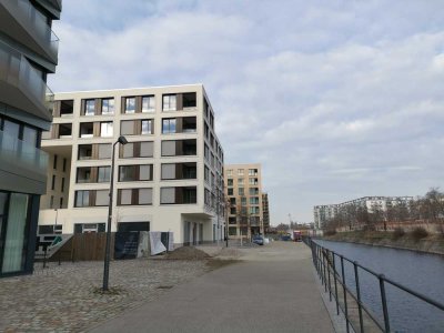 Lichtdurchflutete 2-Zimmer-Wohnung mit Balkon & EBK in Berlin Mitte