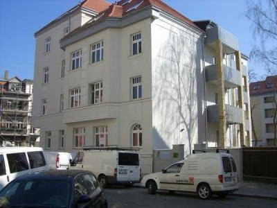 **2 RW im hochwertig sanierten Gründerzeithaus mit Balkon/ Aufzug und EBK** Index-Mietvertrag** WE17