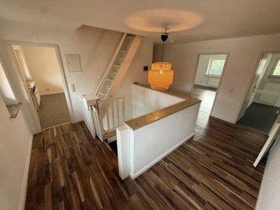 Wohnen wie im eigenen Haus – stilvolle 2,5-Zimmer mit eigenem Eingang