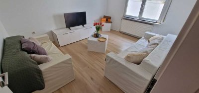 Renovierte 3,5 Zimmer EG-WE mit XXL-Garten und kleiner Gewerbeoption