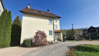 Kapitalanlage mit Perspektive – Mehrfamilienhaus mit Baugrundstück in Quierschied