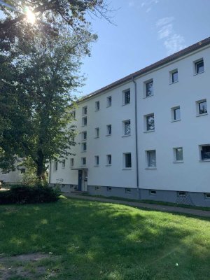 Erstbezug nach Sanierung mit Balkon: attraktive 3-Zimmer-Wohnung in Fehrbellin