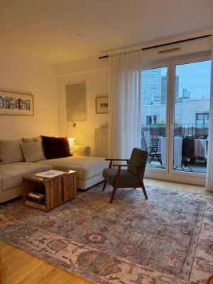 Helle 2-Zimmer-Wohnung im Europaviertel mit Skyline-Blick, zwei Balkonen und EBK