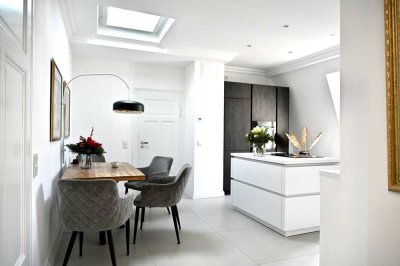 Ästhetisches Wohnambiente! Hochwertig modernisierte Maisonette-Wohnung mit  exklusiver Dachterrasse!